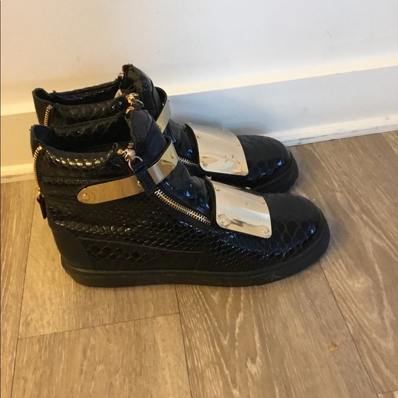 Giuseppe Zanotti Embossed leather Ankle Shoes Size 42 European. $800 - Picture 4 of 13